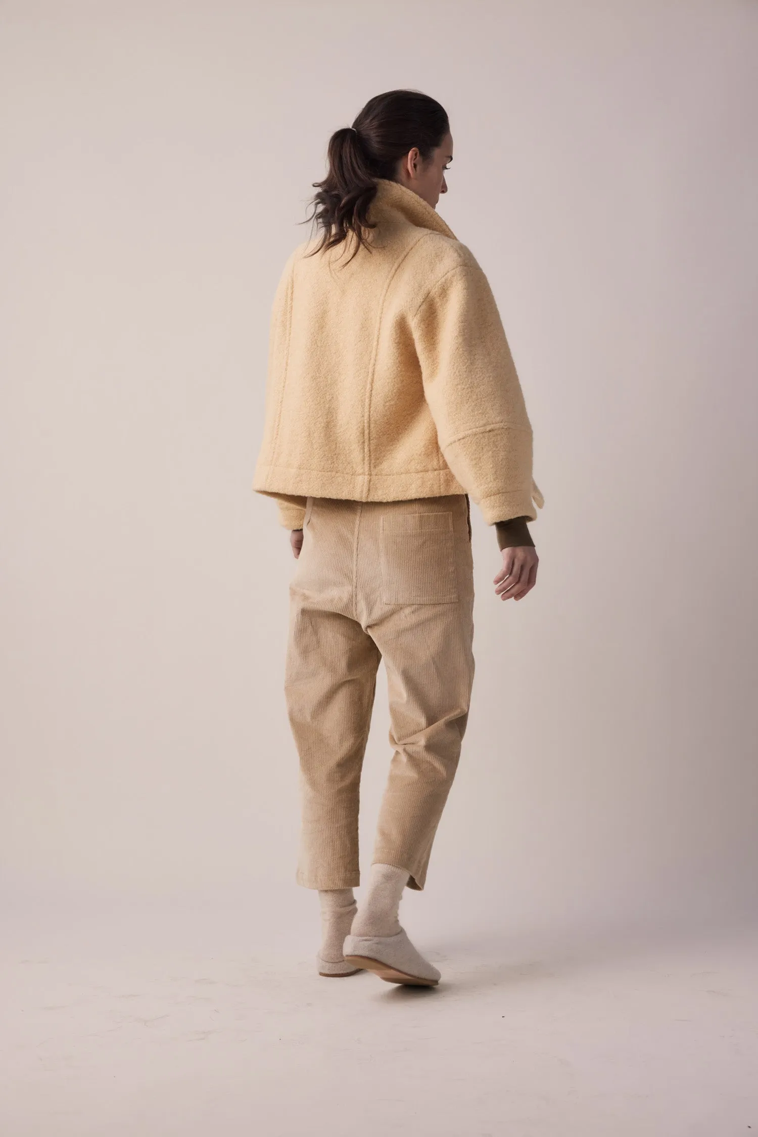 Cropped corduroy baggy pants