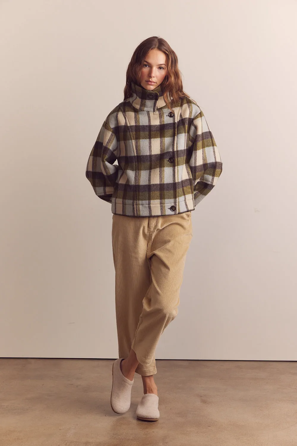 Cropped corduroy baggy pants