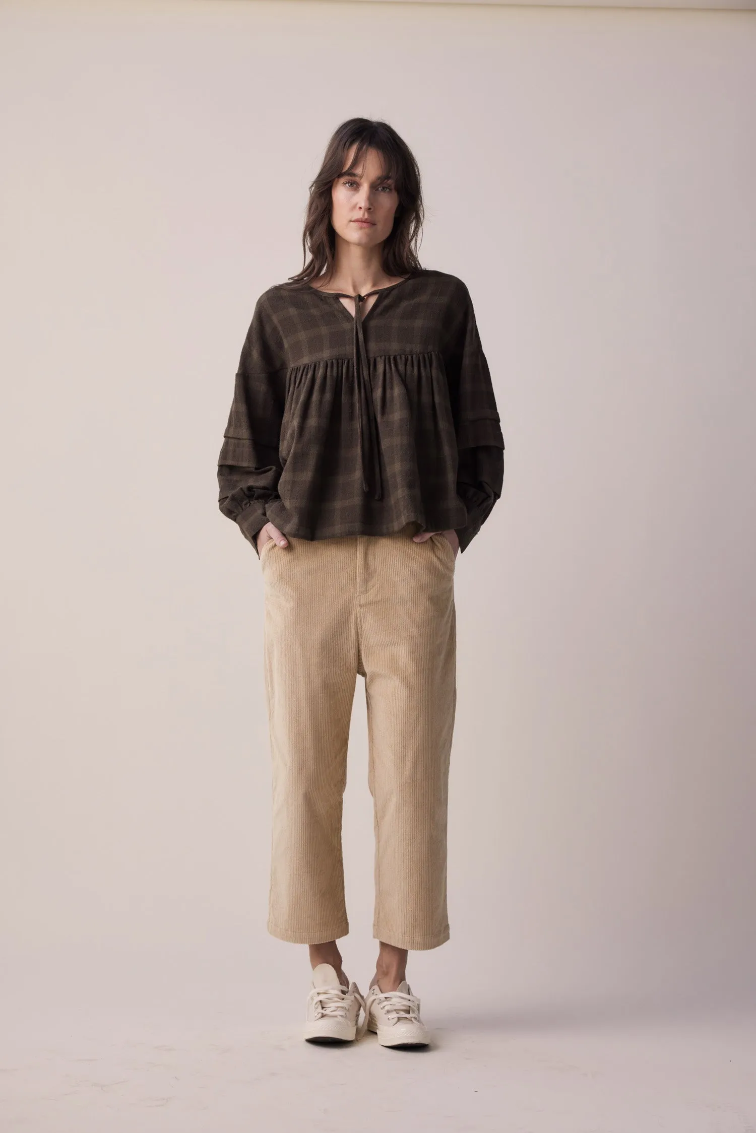 Cropped corduroy baggy pants