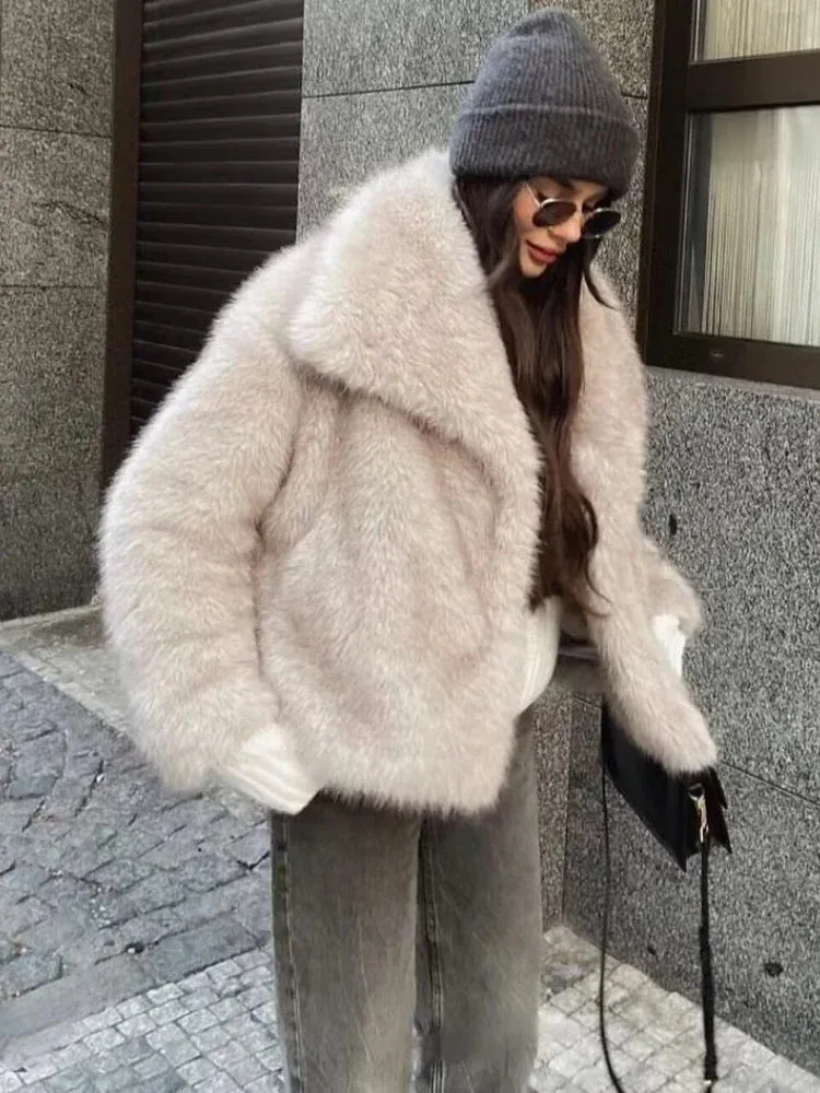 Mary - Luxurious Faux Fur Coat