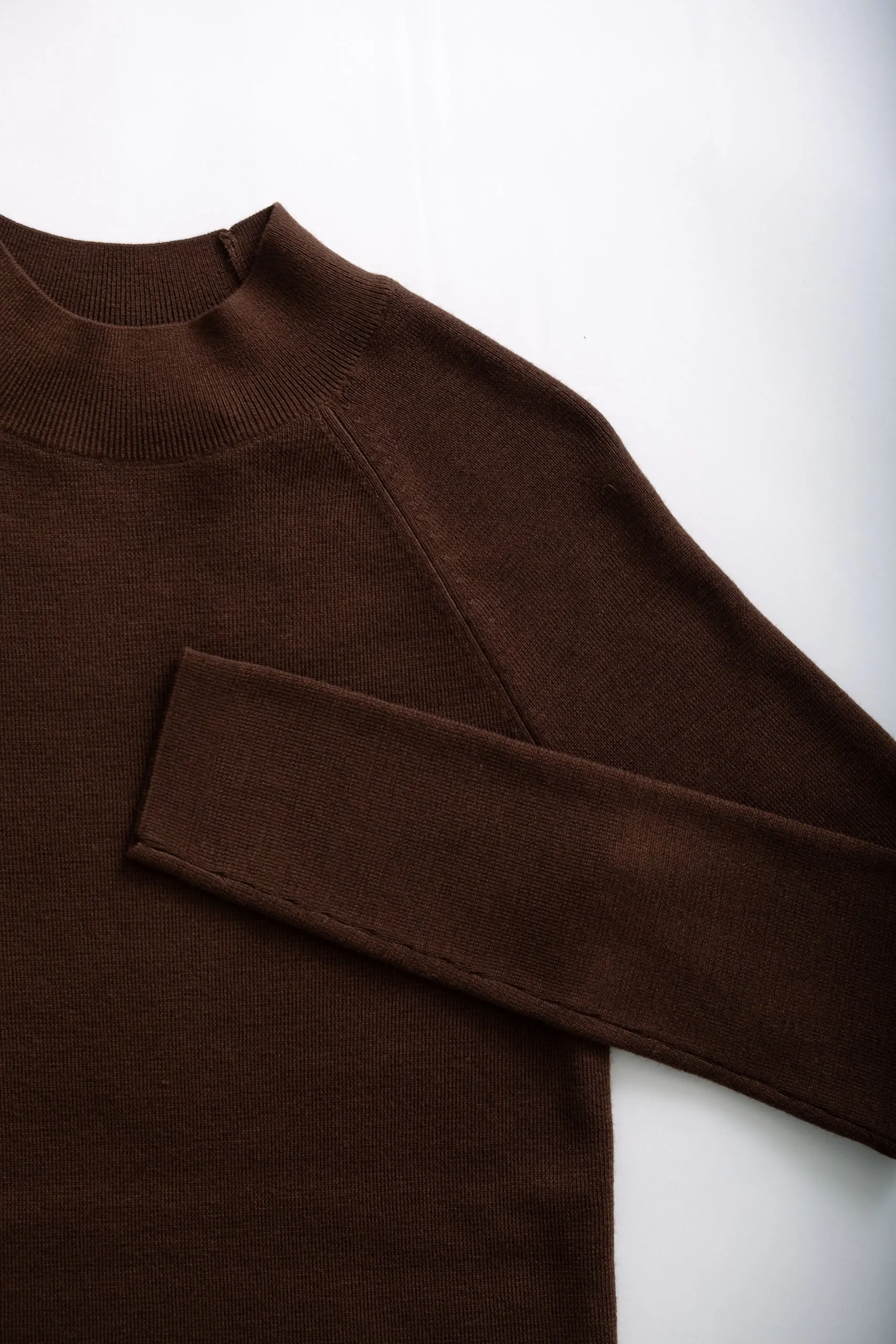 MONUMENT MOCK SWEATER - BROWN